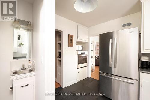 1276 Monaghan Road, Peterborough (Downtown), ON - Indoor Photo Showing Kitchen