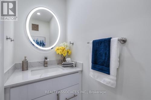 106 - 1975 Rosefield Road, Pickering, ON - Indoor Photo Showing Bathroom