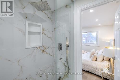 106 - 1975 Rosefield Road, Pickering, ON - Indoor Photo Showing Bathroom