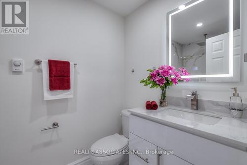 106 - 1975 Rosefield Road, Pickering, ON - Indoor Photo Showing Bathroom