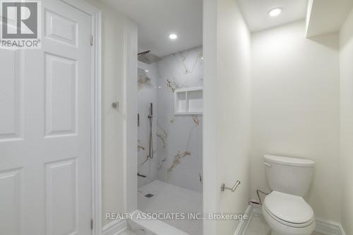 106 - 1975 Rosefield Road, Pickering, ON - Indoor Photo Showing Bathroom