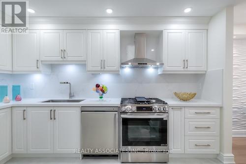 106 - 1975 Rosefield Road, Pickering, ON - Indoor Photo Showing Kitchen With Upgraded Kitchen