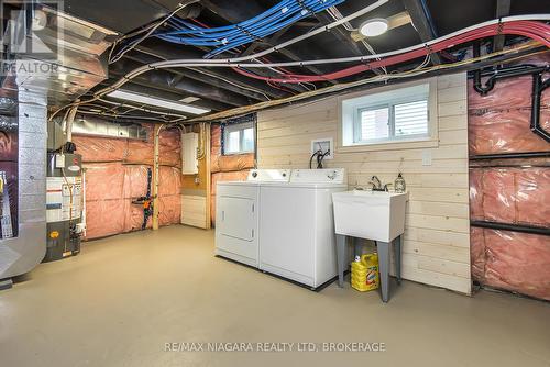 463 Wallace Avenue N, Welland (768 - Welland Downtown), ON - Indoor Photo Showing Laundry Room