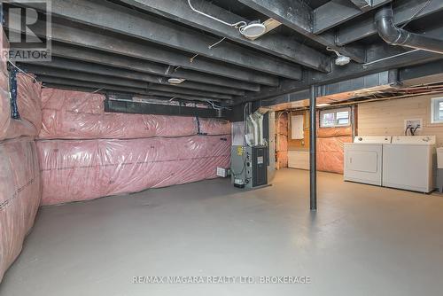 463 Wallace Avenue N, Welland (768 - Welland Downtown), ON - Indoor Photo Showing Laundry Room