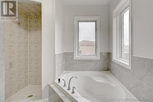 217 Sophia Road, Markham, ON - Indoor Photo Showing Bathroom