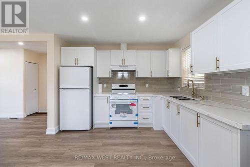 7 Highland Hill, Toronto, ON - Indoor Photo Showing Kitchen With Double Sink