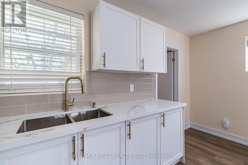 7 Highland Hill, Toronto, ON - Indoor Photo Showing Kitchen With Double Sink