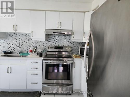 140 Wright Crescent, Ajax, ON - Indoor Photo Showing Kitchen With Upgraded Kitchen