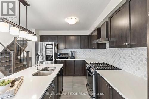 3 Pagebrook Crescent, Hamilton, ON - Indoor Photo Showing Kitchen With Stainless Steel Kitchen With Double Sink With Upgraded Kitchen