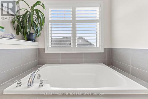 3 Pagebrook Crescent, Hamilton, ON - Indoor Photo Showing Bathroom