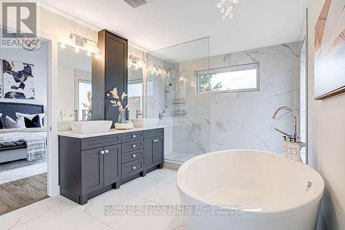 1876 Dewar Place, London, ON - Indoor Photo Showing Bathroom