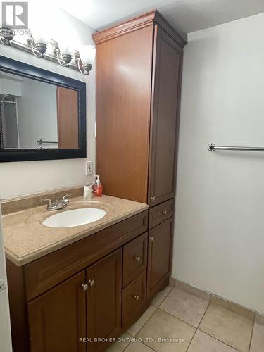 28 Fairmeadow Place, Whitby (Blue Grass Meadows), ON - Indoor Photo Showing Bathroom