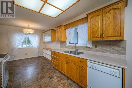 7624 Moncton Crescent, Prince George, BC - Indoor Photo Showing Kitchen With Double Sink