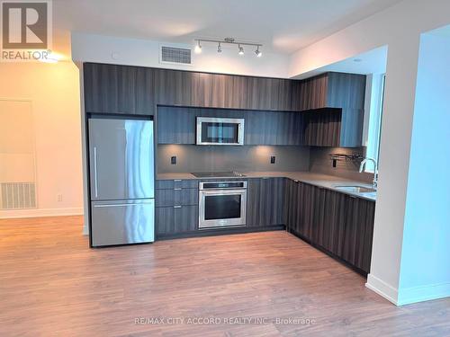 1215 - 80 Vanauley Street, Toronto, ON - Indoor Photo Showing Kitchen