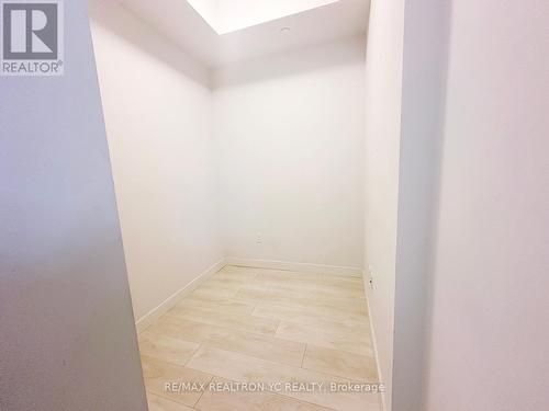 5309 - 8 Eglinton Avenue E, Toronto, ON - Indoor Photo Showing Other Room