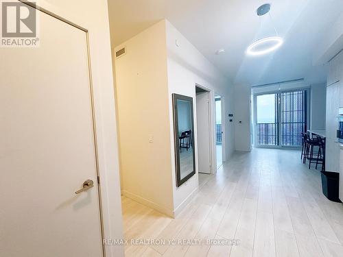 5309 - 8 Eglinton Avenue E, Toronto, ON - Indoor Photo Showing Other Room