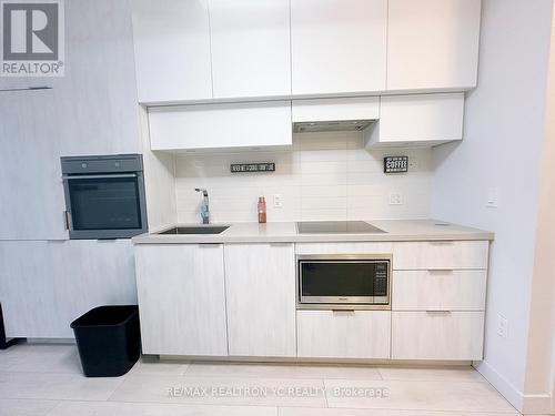 5309 - 8 Eglinton Avenue E, Toronto, ON - Indoor Photo Showing Kitchen