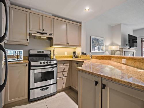 Kitchen - 208-3035 Ch. De La Chapelle, Mont-Tremblant, QC - Indoor Photo Showing Kitchen