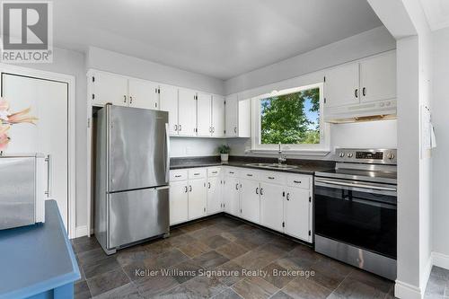 4999 Canborough Road, West Lincoln, ON - Indoor Photo Showing Kitchen