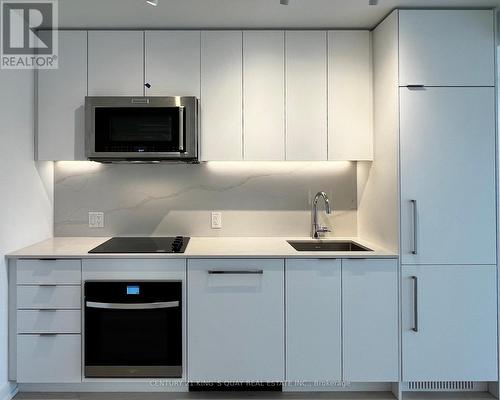 325 - 181 Sheppard Avenue E, Toronto, ON - Indoor Photo Showing Kitchen