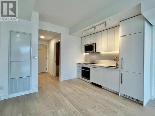 325 - 181 Sheppard Avenue E, Toronto, ON - Indoor Photo Showing Kitchen