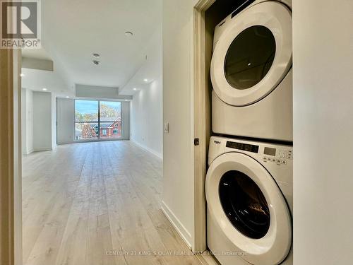 325 - 181 Sheppard Avenue E, Toronto, ON - Indoor Photo Showing Laundry Room