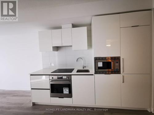 3507 - 238 Simcoe Street, Toronto, ON - Indoor Photo Showing Kitchen