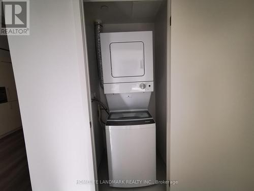 3507 - 238 Simcoe Street, Toronto, ON - Indoor Photo Showing Laundry Room