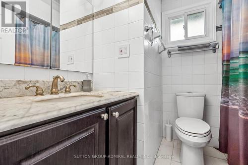 68 Wheatsheaf Crescent, Toronto, ON - Indoor Photo Showing Bathroom