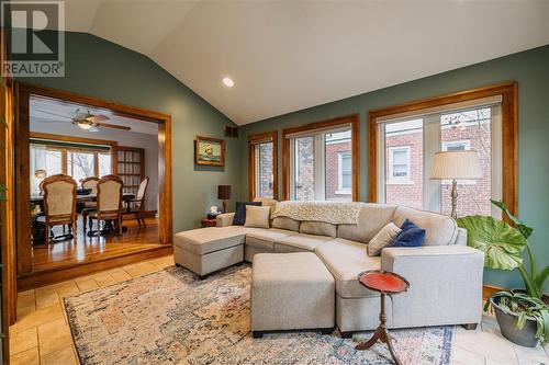 2155 Pelissier, Windsor, ON - Indoor Photo Showing Living Room