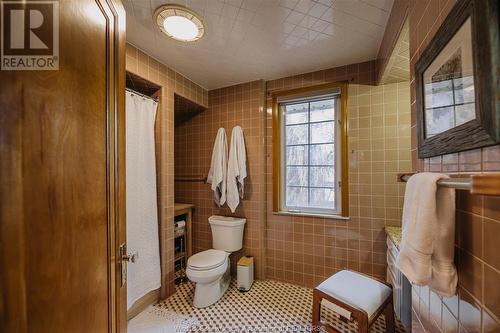 2155 Pelissier, Windsor, ON - Indoor Photo Showing Bathroom