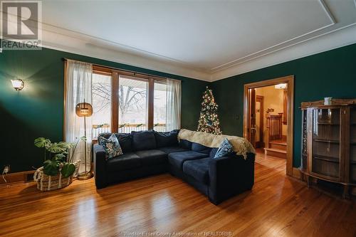 2155 Pelissier, Windsor, ON - Indoor Photo Showing Living Room