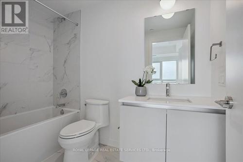 414 - 395 Dundas Street W, Oakville, ON - Indoor Photo Showing Bathroom