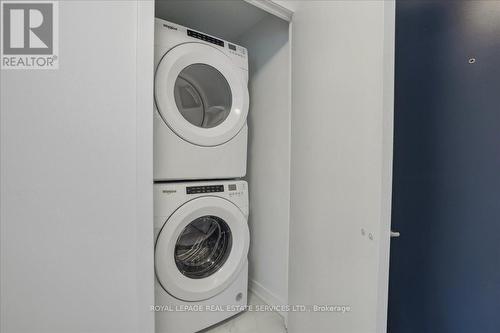 414 - 395 Dundas Street W, Oakville, ON - Indoor Photo Showing Laundry Room