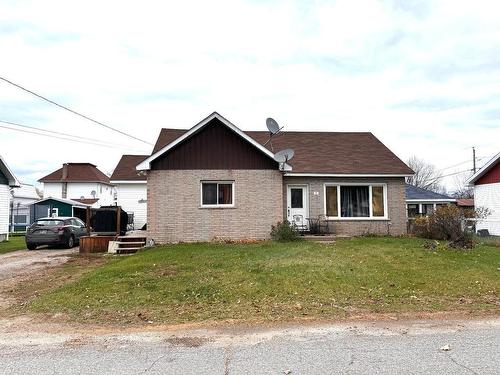 Frontage - 33 Rue Sauriol, Fort-Coulonge, QC - Outdoor