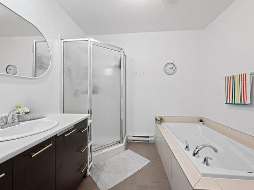 Bathroom - 202-320 Claudette, Ange-Gardien, QC - Indoor Photo Showing Bathroom