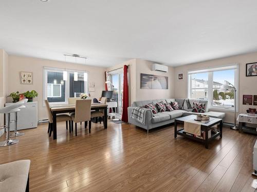 Overall view - 202-320 Claudette, Ange-Gardien, QC - Indoor Photo Showing Living Room