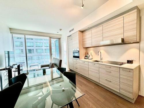 Cuisine - 1309-1155 Rue De La Montagne, Montréal (Ville-Marie), QC - Indoor Photo Showing Kitchen With Double Sink