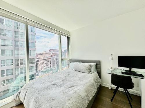 Chambre Ã Â coucher - 1309-1155 Rue De La Montagne, Montréal (Ville-Marie), QC - Indoor Photo Showing Bedroom