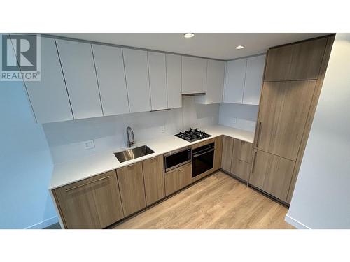 1103 505 Nelson Street, Coquitlam, BC - Indoor Photo Showing Kitchen