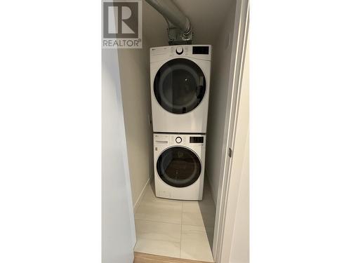 1103 505 Nelson Street, Coquitlam, BC - Indoor Photo Showing Laundry Room