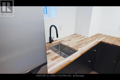 4816 Saint Clair Avenue, Niagara Falls, ON - Indoor Photo Showing Kitchen