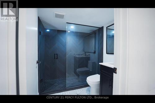 4816 Saint Clair Avenue, Niagara Falls, ON - Indoor Photo Showing Bathroom