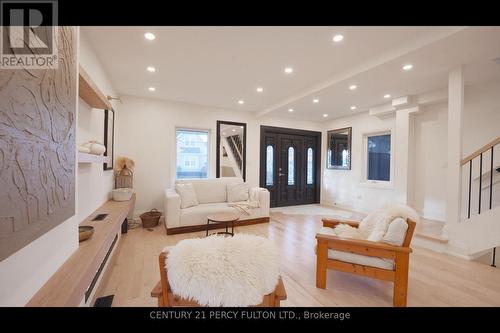 4816 Saint Clair Avenue, Niagara Falls, ON - Indoor Photo Showing Other Room