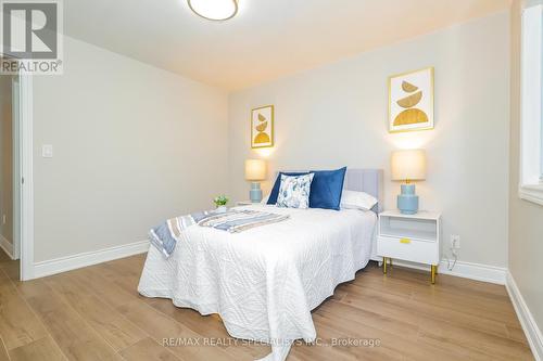 7010 Dunn Street, Niagara Falls, ON - Indoor Photo Showing Bedroom