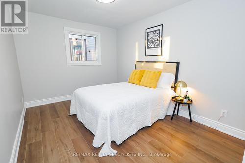 7010 Dunn Street, Niagara Falls, ON - Indoor Photo Showing Bedroom