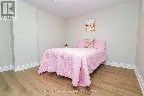 7010 Dunn Street, Niagara Falls, ON - Indoor Photo Showing Bedroom