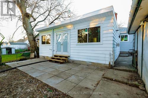 7010 Dunn Street, Niagara Falls, ON - Outdoor