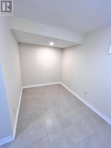 6889 Warden Avenue, Niagara Falls (217 - Arad/Fallsview), ON - Indoor Photo Showing Other Room