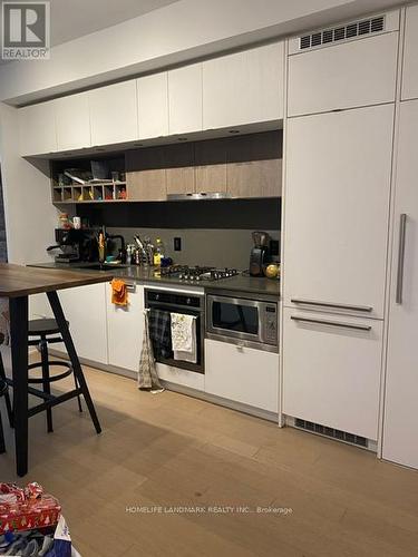 610 - 138 St Helens Avenue, Toronto, ON - Indoor Photo Showing Kitchen